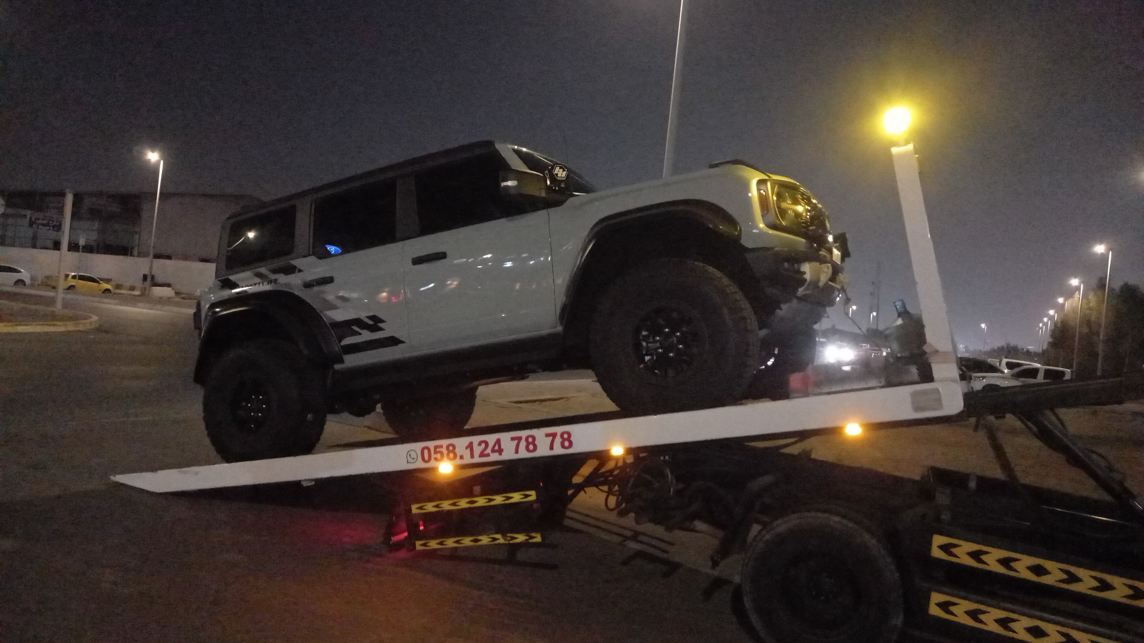 Recovery truck Abu Dhabi